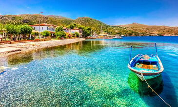 Uçaklı Badem Çiçeği